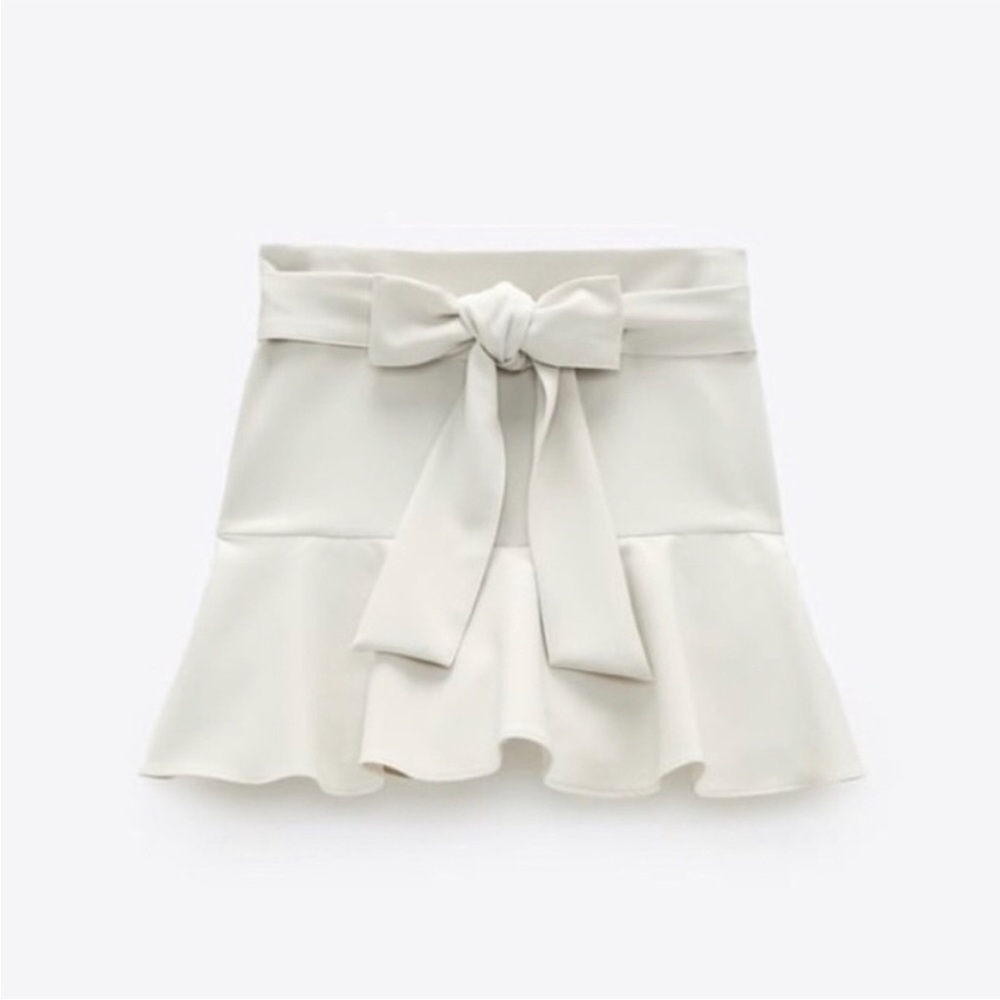 Zara Cream High-Waisted Skirt/Shorts